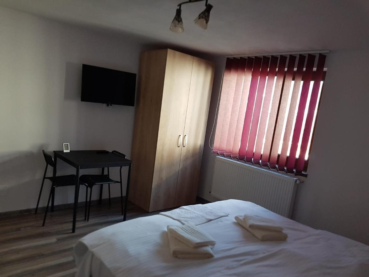 Hotel Viata La Tara Cerna Cerna  Esterno foto
